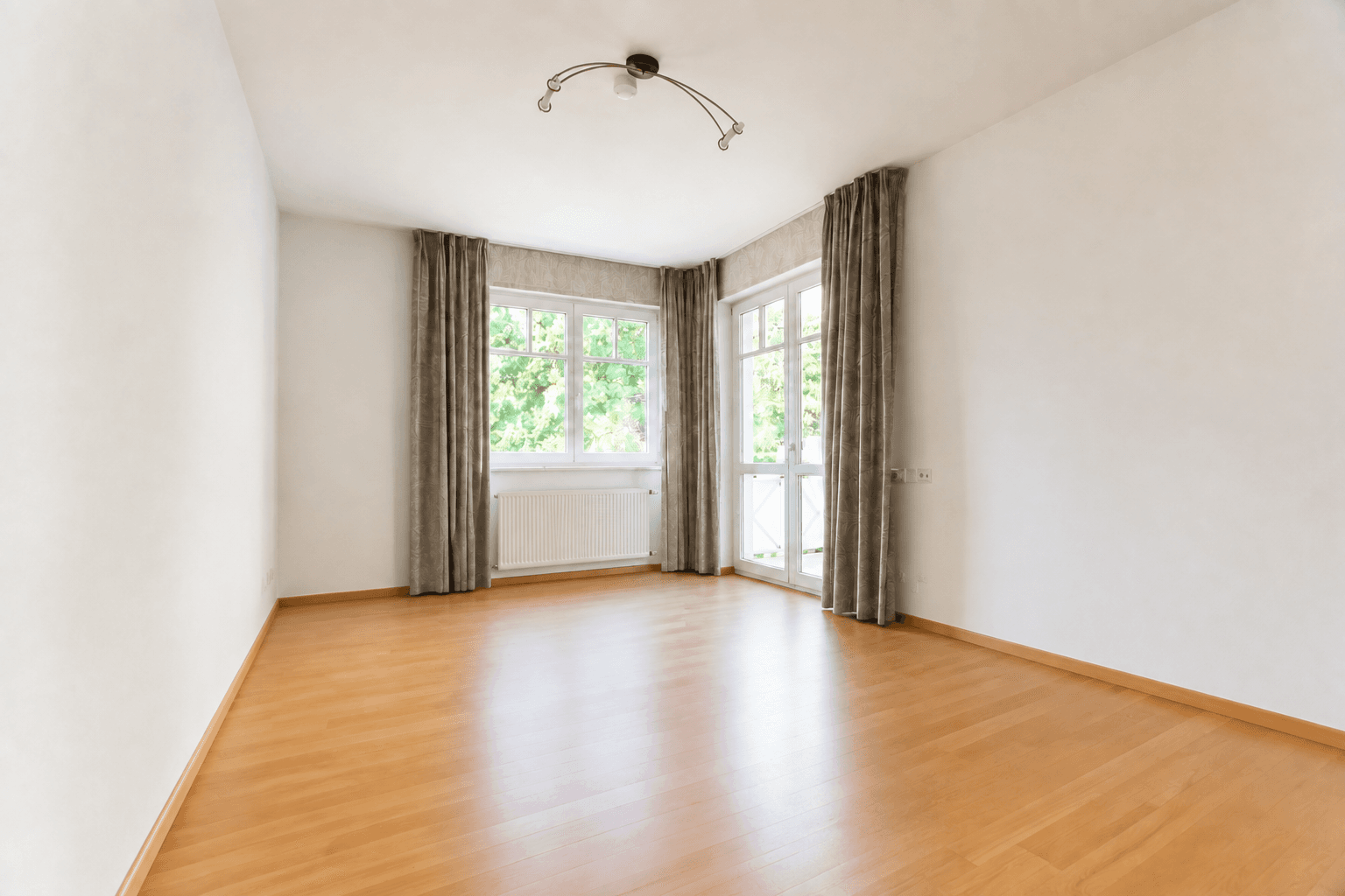 IN-Altstadt: Moderne 3-ZKB-Wohnung im 2. OG inkl. 2 TG-Stellplätze – Bild 2